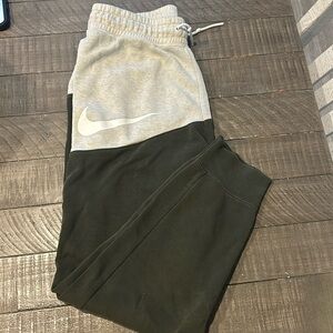 Nike joggers green/Gray